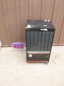 lot 9 image: Polyscience recirculatorchiller. Powers up. Appears to function. Unable to fully test. As shown.