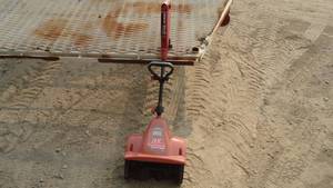 Snow Blower - Snow Shovel