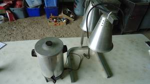Coffee Maker w Sysco Warming lamps