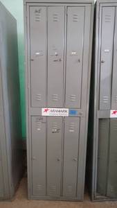 One bank of 6 lockers