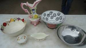 Vase, decorative bowls, sugar and cr�eam dishes