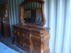 Dresser wmirror on top