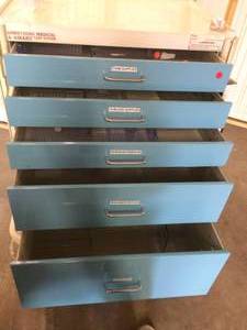 MSRP $1800 ARMSTRONG MEDICAL A-SMART CART 5 DRAWER LOCKING - NO KEY - BUILT TO LAST A LIFETIME GREAT CONDITION