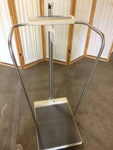 MSRP$1800 SR Scales 555 Digital Bariatric Scale (Battery Operated) With Balance Grip Handle Bar 1000lb Capacity - Great For Clinics Veterinarians &amp Weighing Packages - Great Working Condition&nbsp
