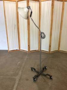 Medical Clinic Floating Gooseneck Examination Light - Great Working Condition