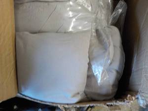 Twin Size Comforter and Bed skirt...