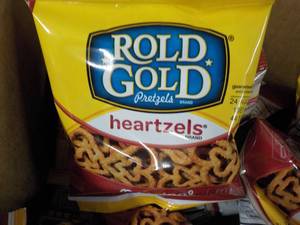 4 Cases of 40 bags each Rold Gold H...