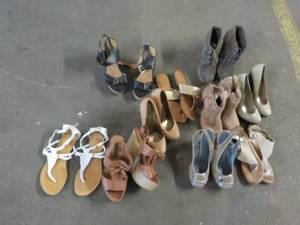 Womens Shoes most size 7  12 and...