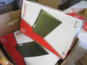 lot 6 image: 2 Boxes of 25 Pendaflex Legal Hangi...