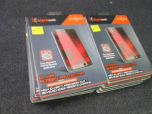 lot 15 image: 8 Glass Screen Protectors for iPad ...