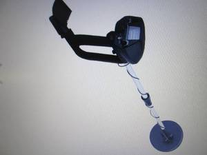 lot 123 image: High Desert Metal Detector with Vie...