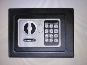 lot 130 image: Stalwart Electronic Deluxe Digital ...