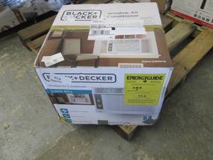 lot 139 image: Black & Decker 5000 BTU Window Air ...