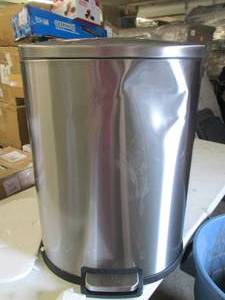 lot 147 image: Qualiazero 13.2 Gallon Stainless St...
