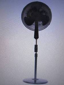 lot 150 image: Black & Decker 18 inch Stand Fan op...