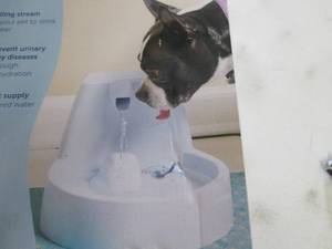 lot 165 image: PetSafe Drinkwell Original Water Fo...