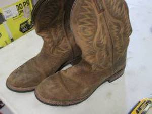 lot 193 image: Laredo Mens Boots 12D- used...