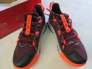 lot 208 image: New Balance Shando Trail Running Sh...