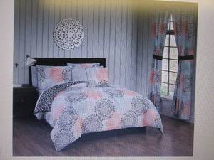 lot 232 image: Zoranna 8-Pc. Bed Set - Queen open ...