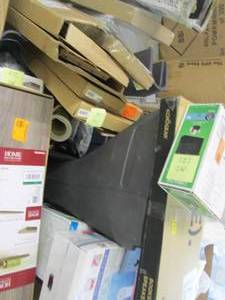 lot 250 image: Pallet Plus of Assorted UnclaimedU...