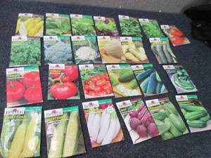 lot 272 image: 25 Assorted Packs of Burpee Vegetab...