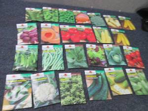 lot 275 image: 25 Assorted Packs of Burpee Vegetab...