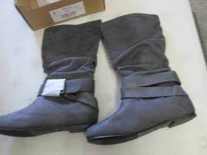 lot 295 image: Journee Collection Chely Boot Size ...