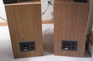 lot 10 image: Pair of Infinity Speakers