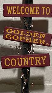 lot 37 image: Welcome To Golden Gophers Decorative Shovel