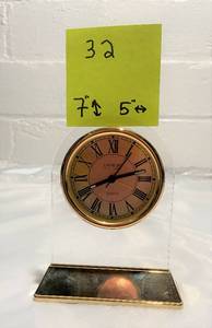 lot 32 image: Danbury Quartz Clock