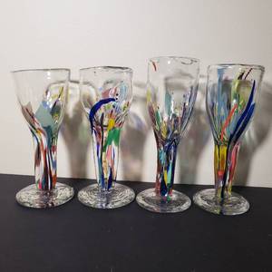 lot 13 image: Peter Zelle Art Glass Wine Glasses