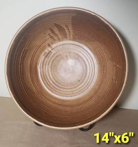 lot 134 image: John Onkka Earthen Ware Bowl (Wisconsin)