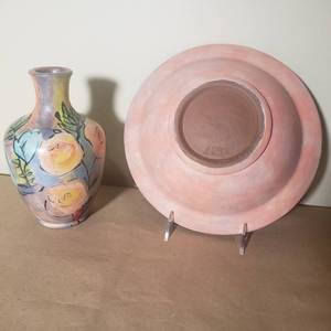 lot 180 image: Quirky Flower Vase and Bowl
