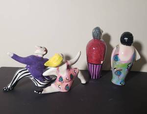lot 100 image: Steven McGovney & Tammy Camarot Ceramics Miniatures Salt and Pepper Shakers