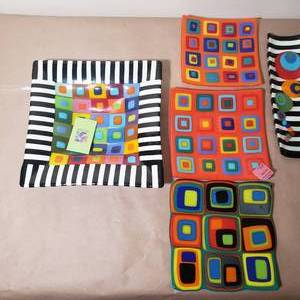 lot 150 image: Suellen J Parker Art Glass Servers