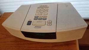 lot 121 image: BOSE Wave RadioCD Player