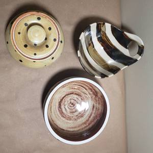 lot 186 image: Art Pottery Bowl Collection