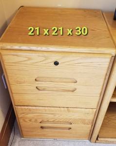 lot 141 image: Sturdy Oak 2 Drawer Filing Cabinet, a