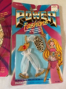 lot 17 image: Princess of Power & She Ra Figurine