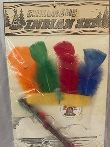 lot 26 image: Vintage Childrens Native American Headdress and Tomahawk