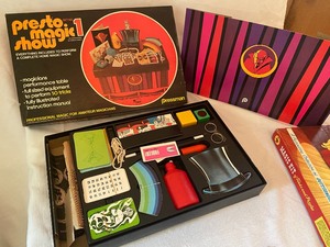 lot 38 image: Two Vintage Magic Kits