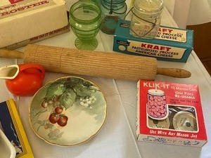 lot 56 image: Vintage Kitchen Delights