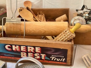 lot 61 image: Large Variety of Vintage Kitchen Utensils