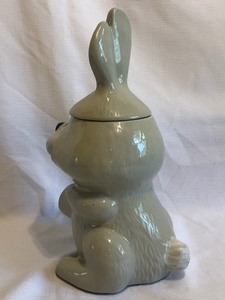lot 192 image: McCoy Rabbit Cookie Jar