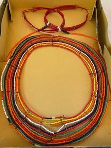 lot 198 image: Vintage Beaded Necklace