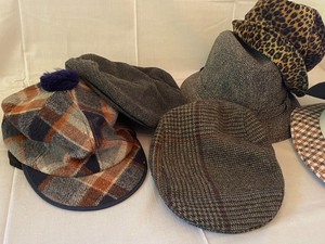 lot 164 image: Seven Vintage Mens Hats