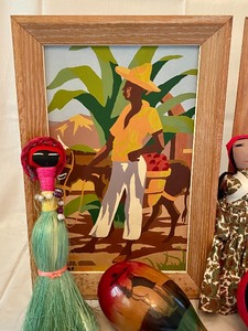 lot 160 image: Fun Vintage Travel Souvenirs