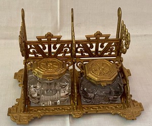 lot 122 image: Tatum Blotter Postal Inkstand w Double Inkwell