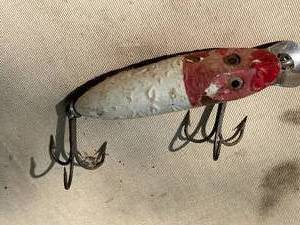 lot 227 image: Vintage Tackle Box With Tackle and Heddon River Runt