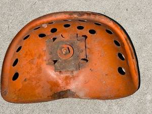 lot 234 image: Vintage Metal Tractor Seat